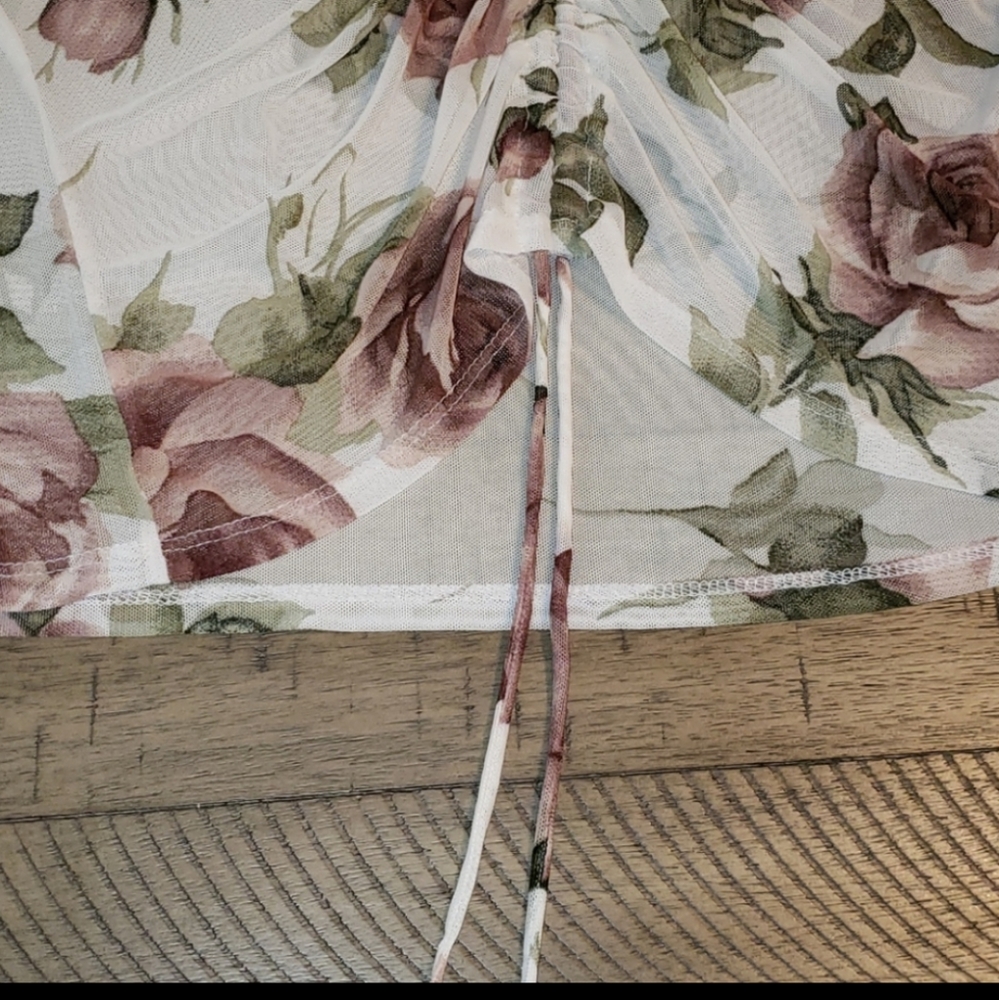 Floral Top - Picture 2 of 3